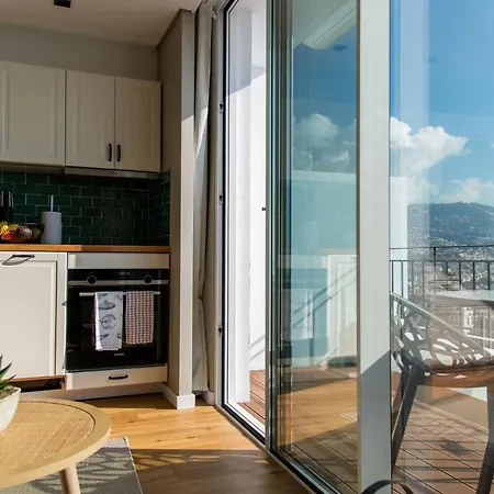 Rooftop I By Madeira * 푼샬