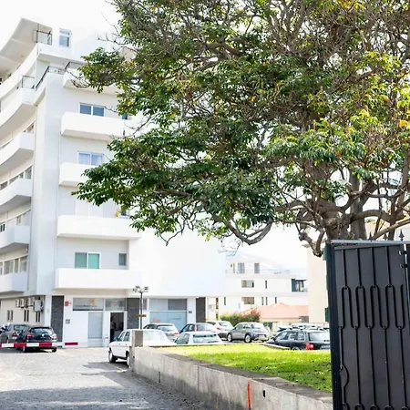 Rooftop I By Madeira *