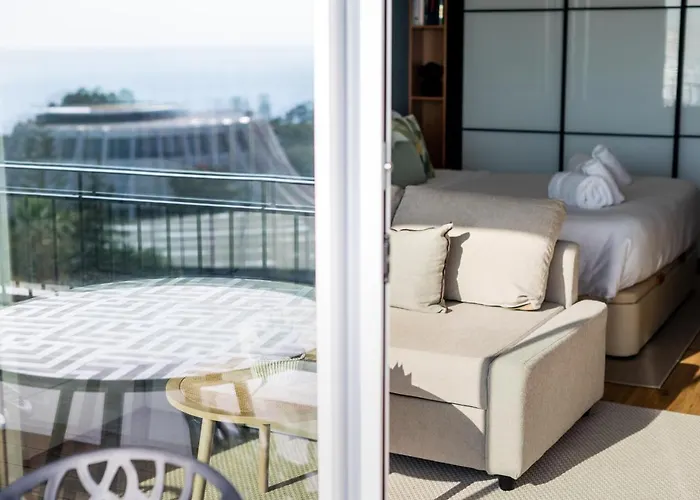 Rooftop I By Madeira פונשל